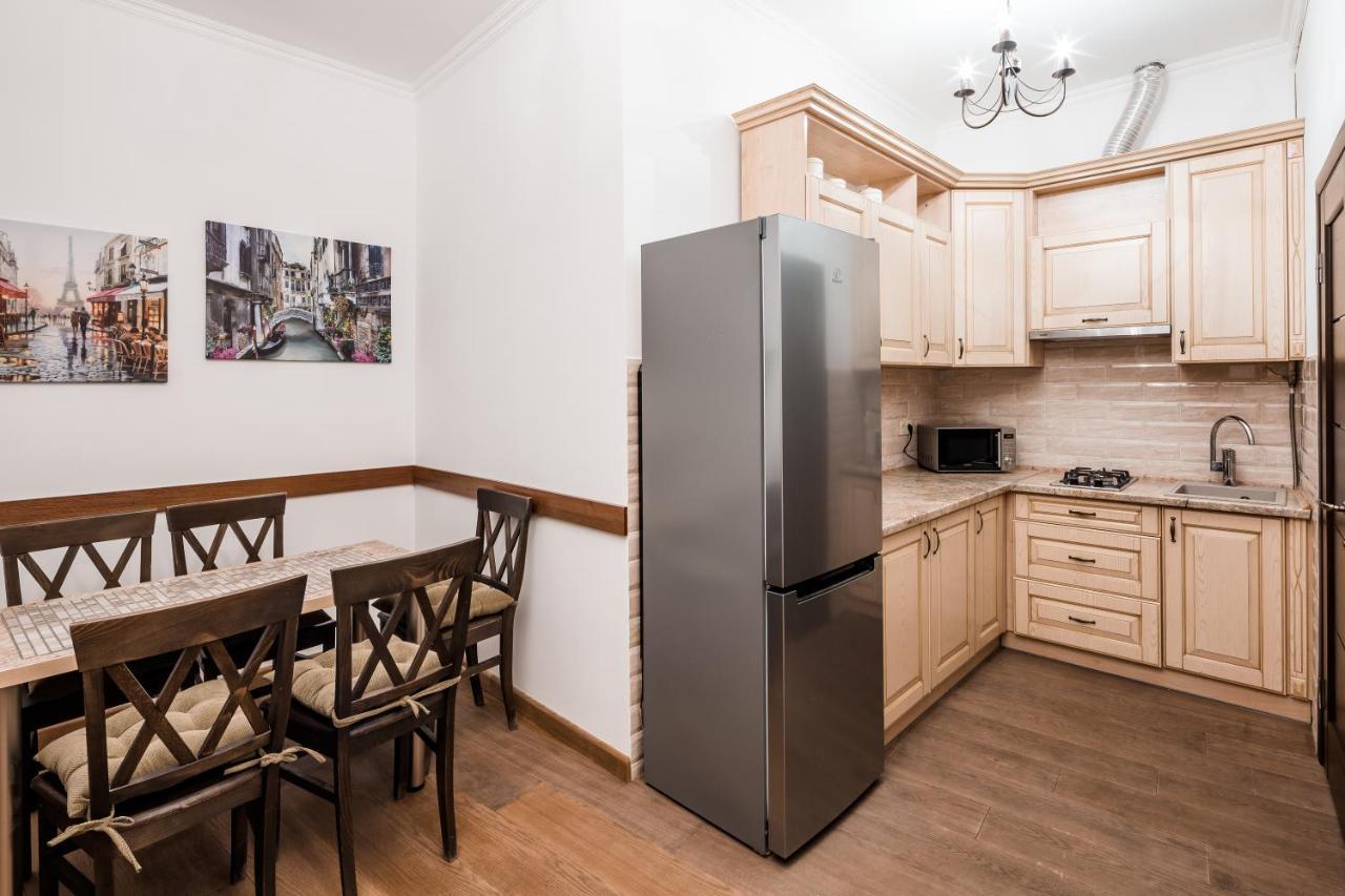 Romari Площа Міцкевича Lviv Luaran gambar